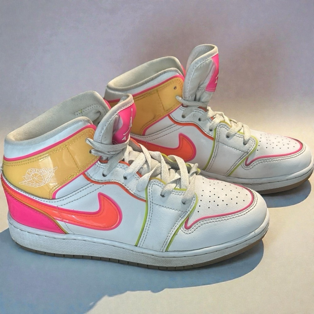 Nike Air Jordan 1 Mid GS Edge Glow CV4611-100‎ Youth 5.5Y White Pink